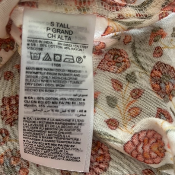 Old Navy Long Sleeve Floral Top‎ - Picture 12 of 12